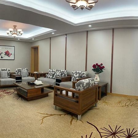 Garden Hotel שנטאו מראה חיצוני תמונה