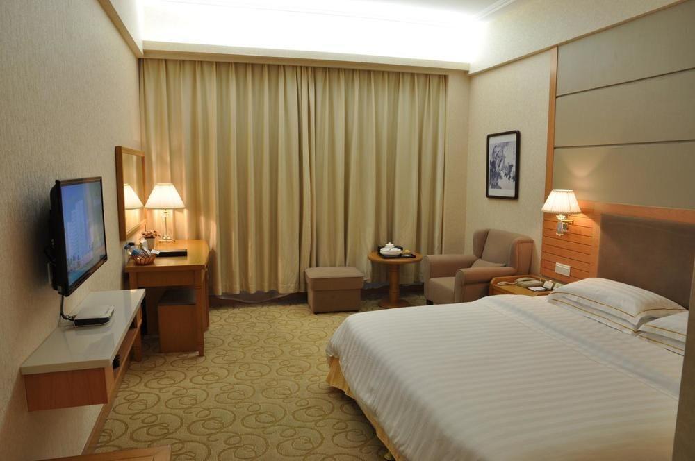 Garden Hotel שנטאו מראה חיצוני תמונה